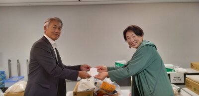 寄贈品受渡2.jpg